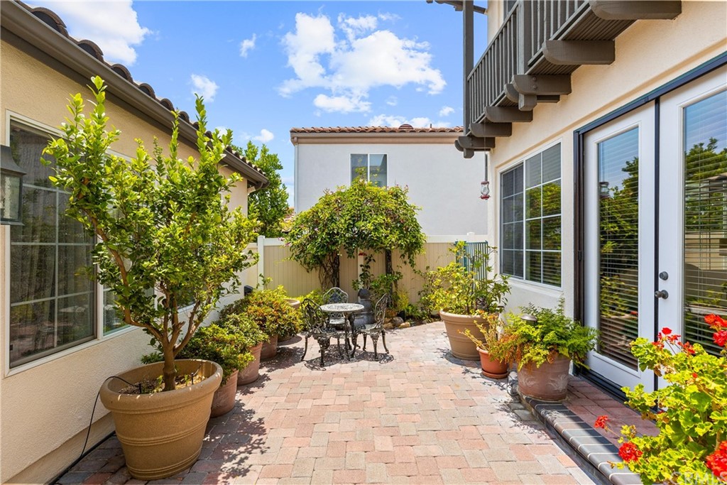 10381 Prather Lane Tustin, CA 92782 - Photo 3 of 42