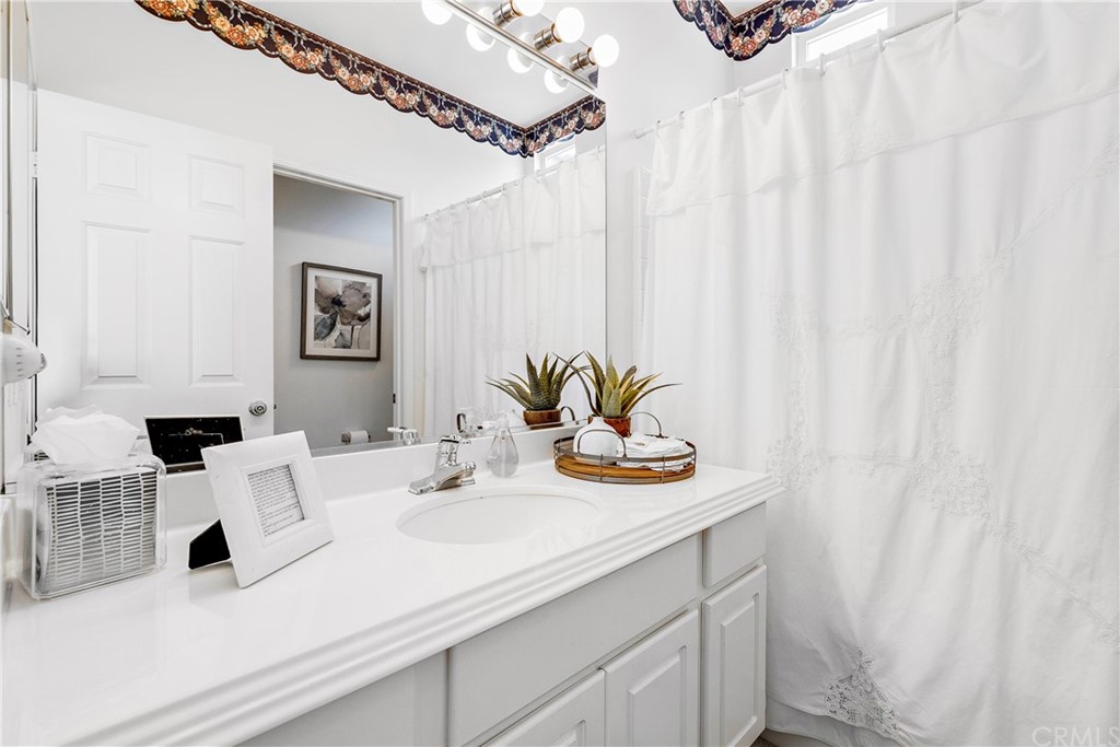 10381 Prather Lane Tustin, CA 92782 - Photo 25 of 42