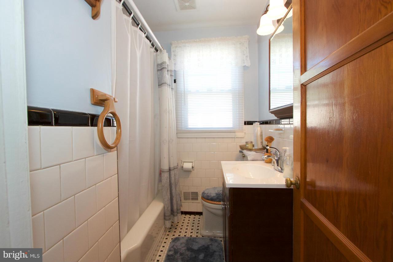 3334 Garnet Road Baltimore, MD 21234 - Photo 17 of 30 Bath