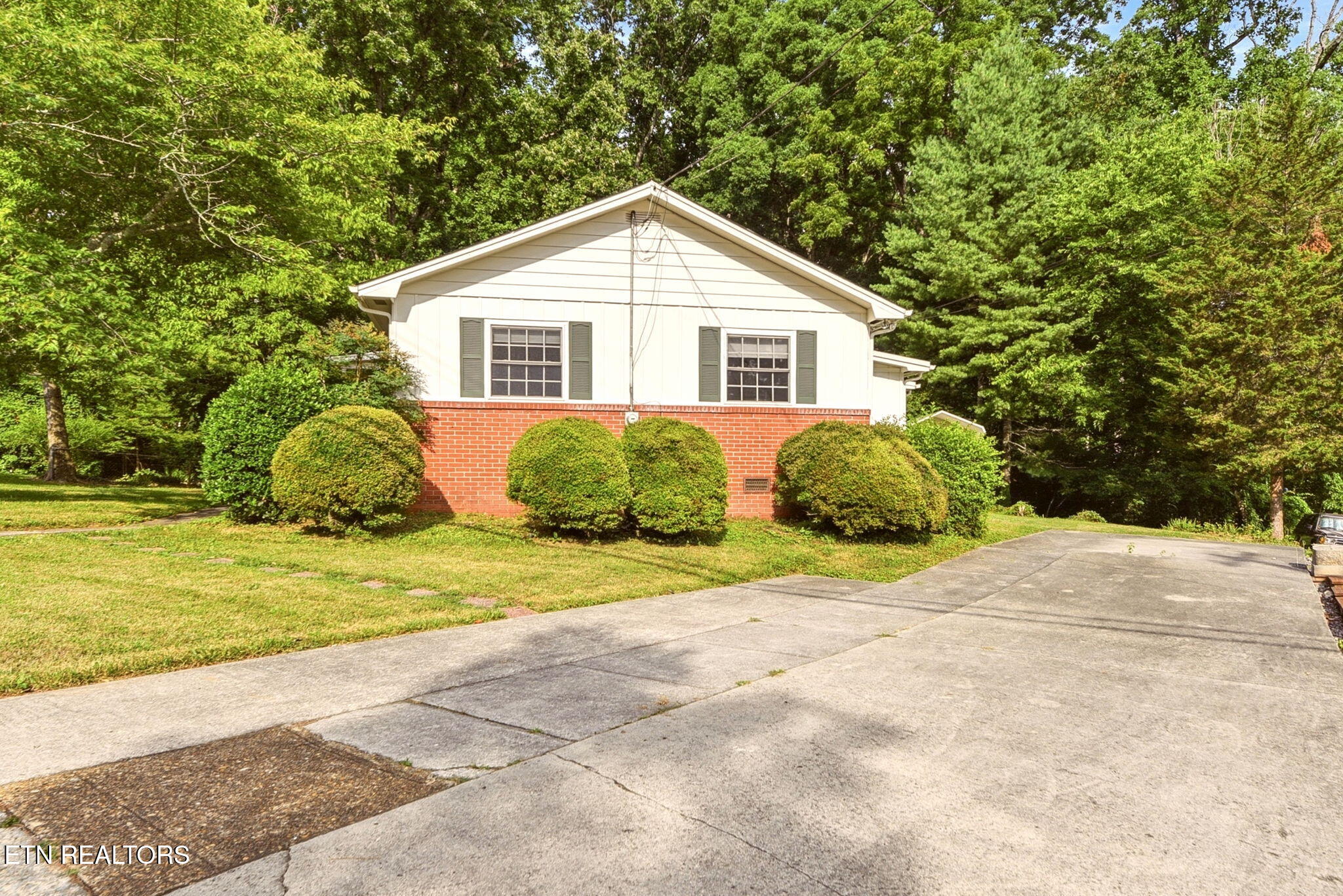 50 Outer Drive Oak Ridge, TN 37830 - Photo 32 of 33 32-web-or-mls-Outer50 (4)