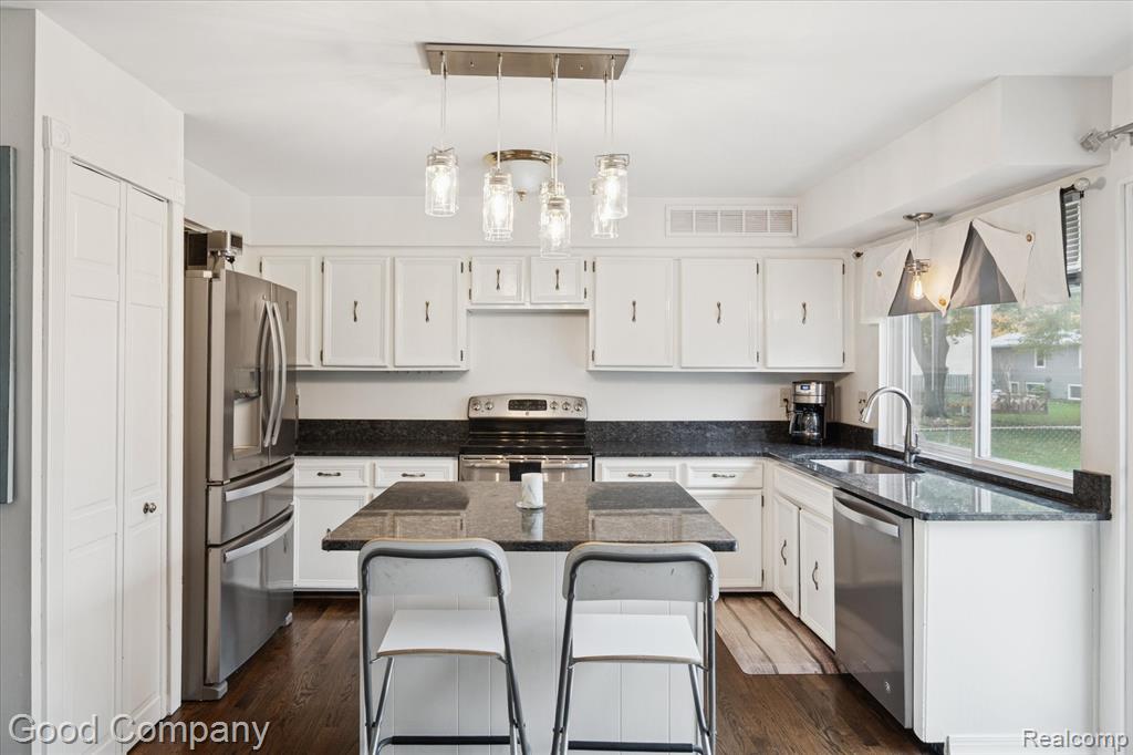 22565 Sheridan Road Novi, MI 48375 - Photo 13 of 58