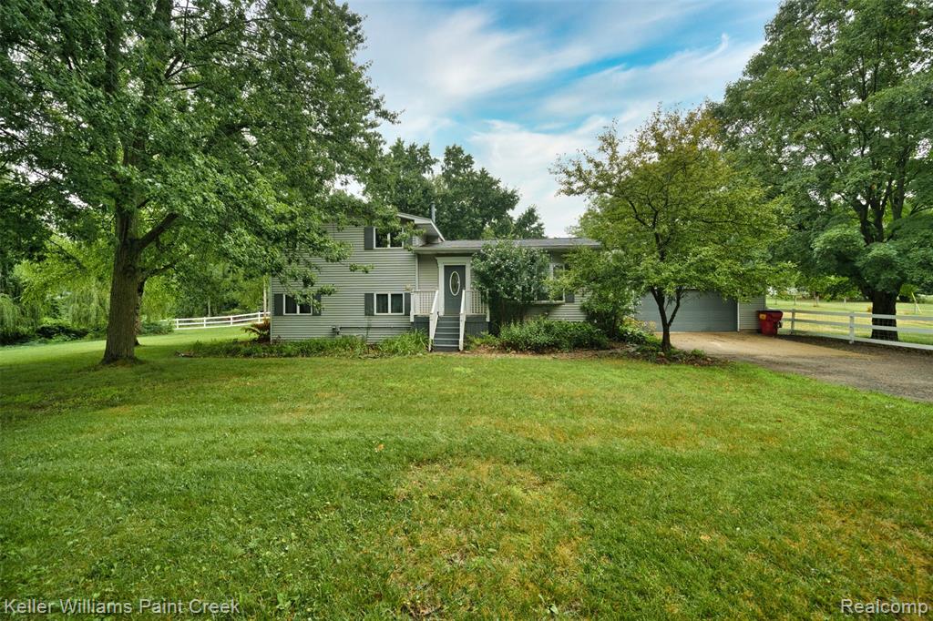 11429 Center Road Fenton, MI 48430 - Photo 1 of 29