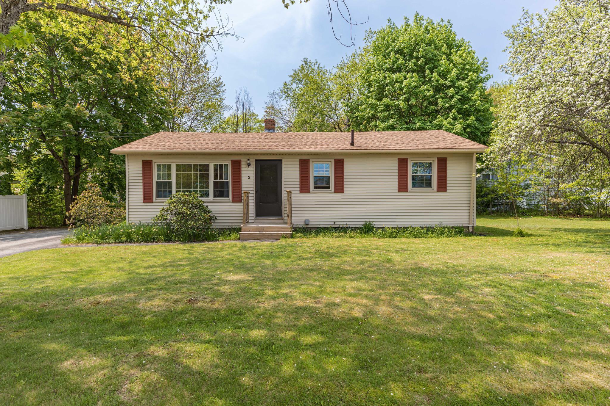 2 Hemlock Circle Dover, NH 03820 - Photo 2 of 28 Gallery Image 2