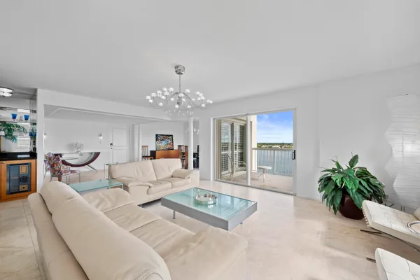 $3,500 | 2600 North Flagler Drive, Unit 1007, West Palm Beach, FL 33407