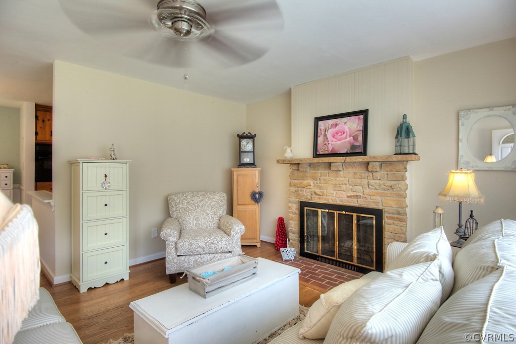 7516 Comet Road Henrico, VA 23294 - Photo 3 of 37 Beautiful Hardwoods, Stone fireplace