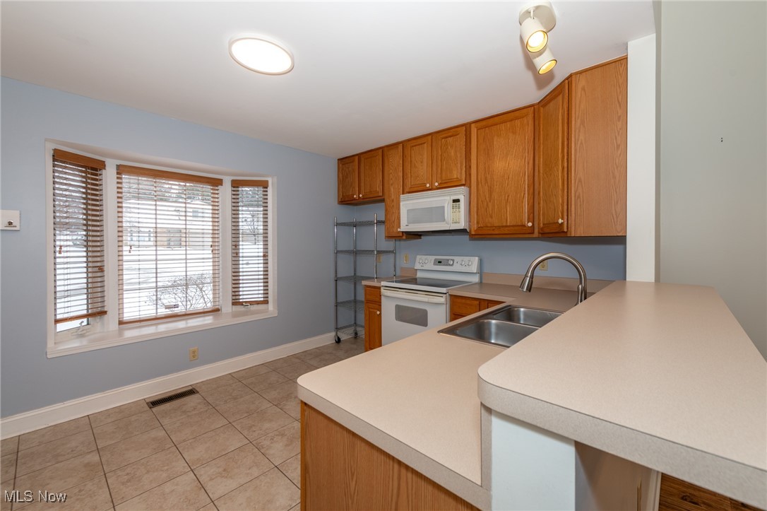 89 Furnace Run Road Akron, OH 44307 - Photo 10 of 29 Kitchen