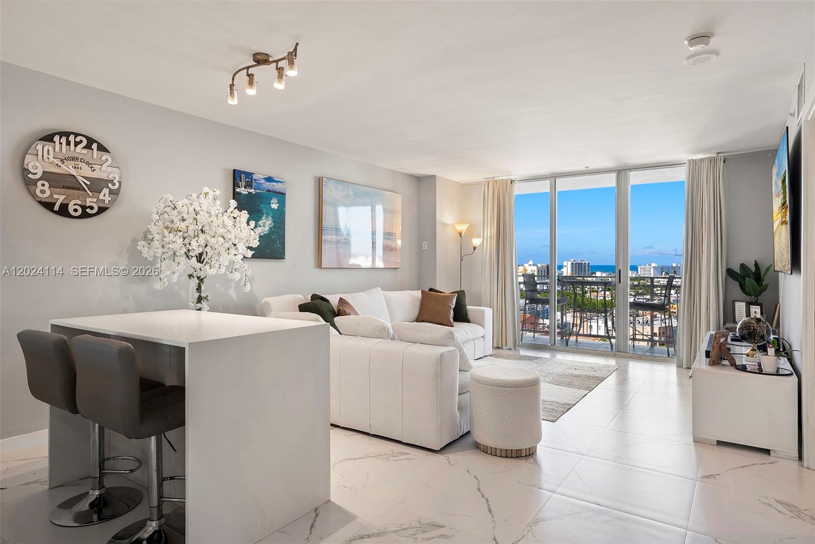 90 Alton Road, Unit 1405 Miami Beach, FL 33139 - Photo 12 of 39 Gallery Image 12