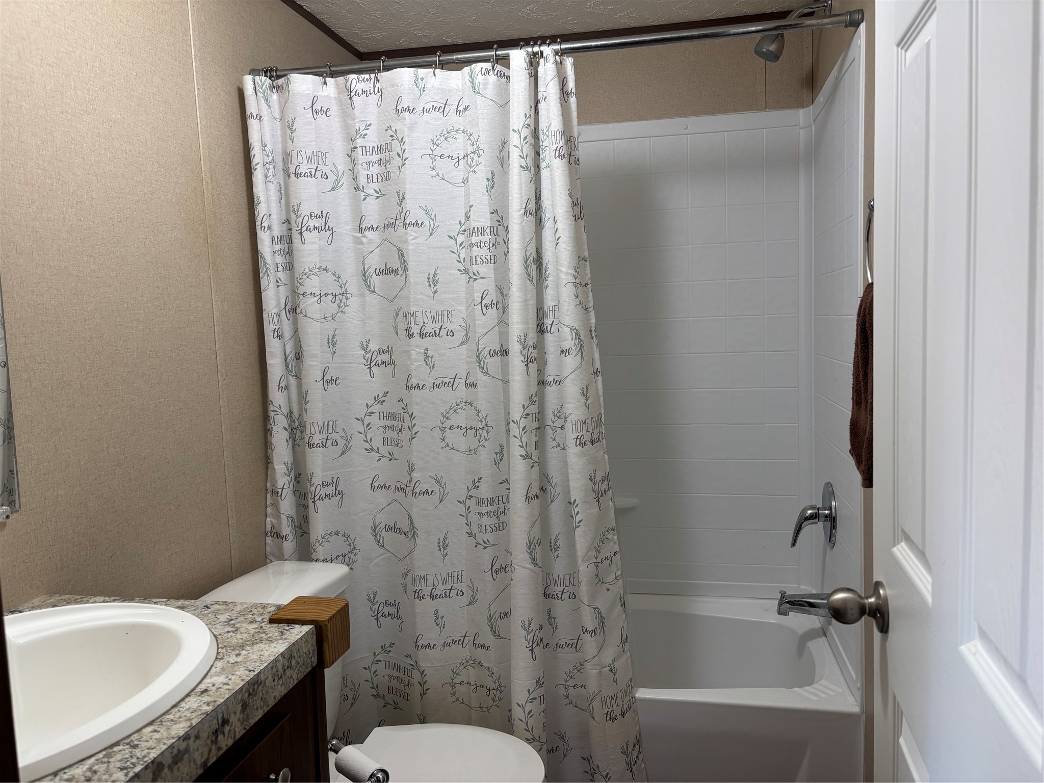 1311 Big Hawg Road Trinity, TX 75862 - Photo 21 of 22 Second bath with tub shower combination.