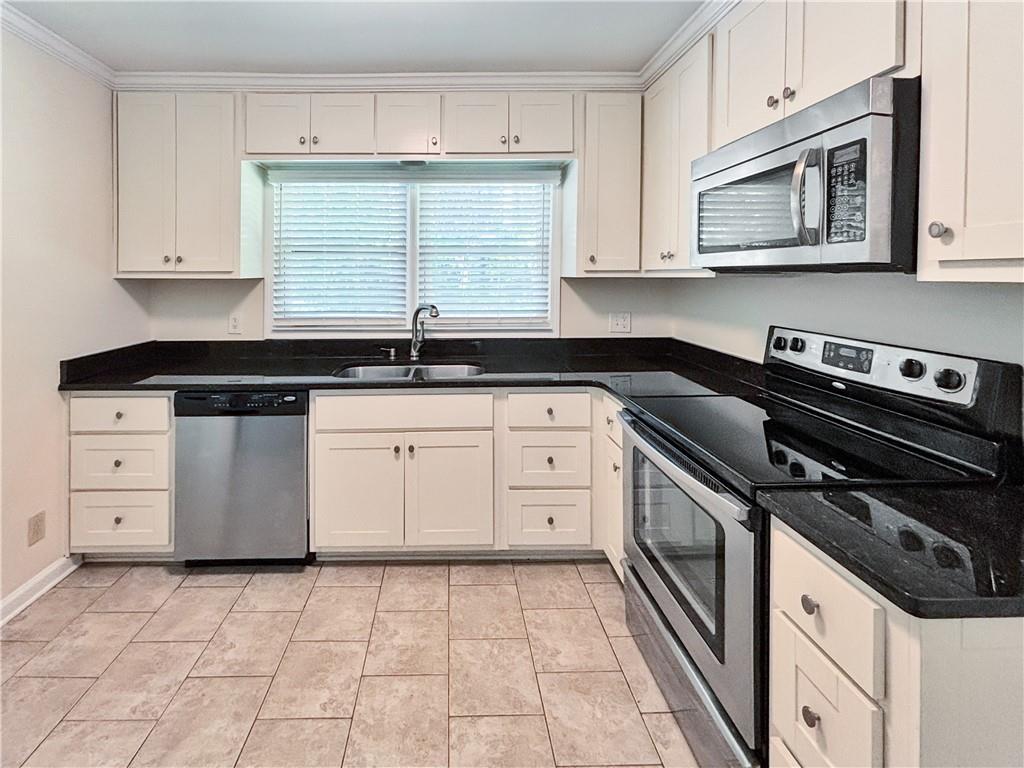 6058 Harleston Road Northeast Atlanta, GA 30328 - Photo 10 of 30