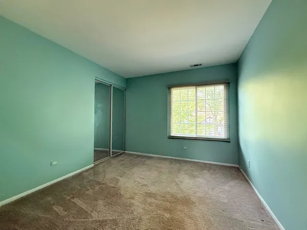 $2,300 | 941 Yosemite Trail, Unit C7, Roselle, IL 60172