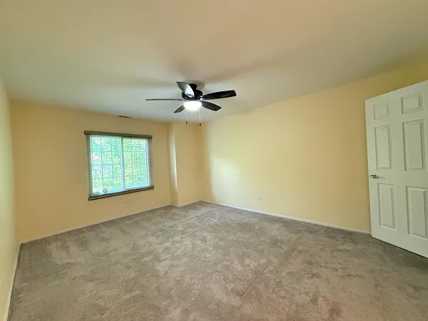 $2,300 | 941 Yosemite Trail, Unit C7, Roselle, IL 60172