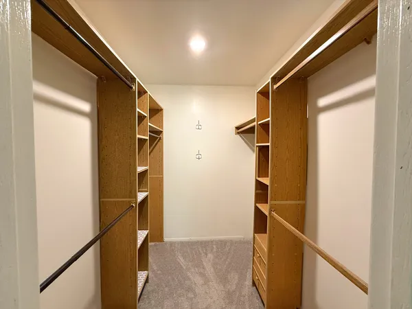 $2,300 | 941 Yosemite Trail, Unit C7, Roselle, IL 60172