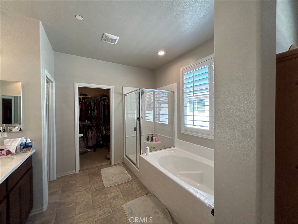 30099 Whembly Circle Menifee, CA 92584 - Photo 12 of 42 master bath