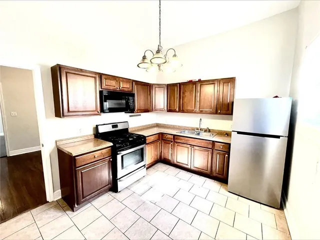 $1,650 | 2812 Chippewa Street, New Orleans, LA 70115