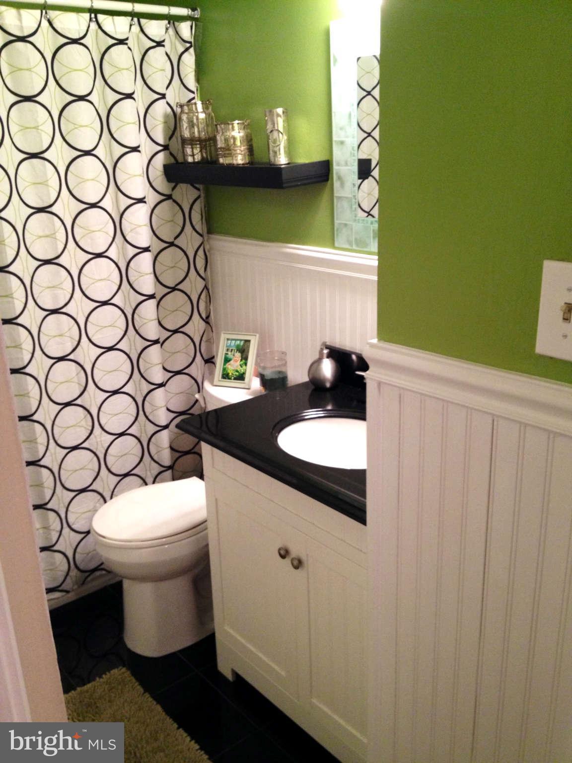 8309 Hillendale Road Baltimore, MD 21234 - Photo 11 of 15 Bath