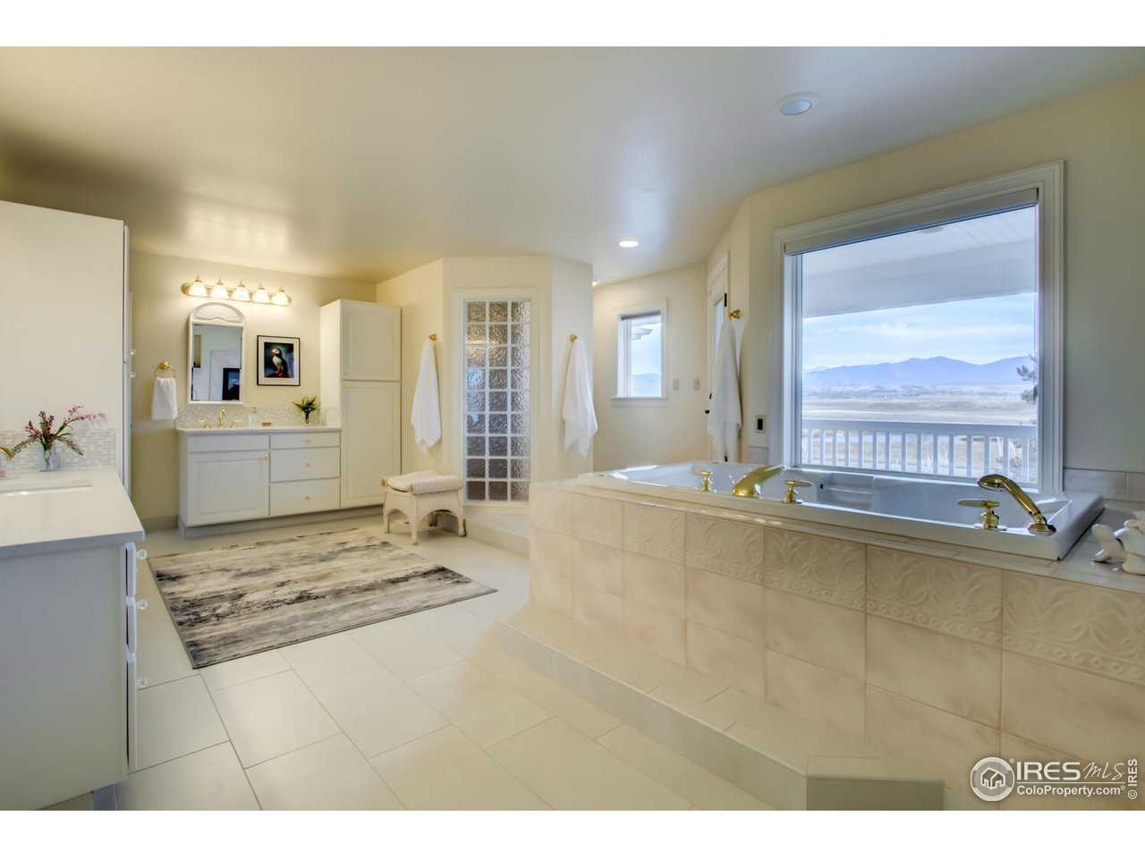 7401 Deerfield Road Longmont, CO 80503 - Photo 28 of 39 Very spacious Master Bathroom