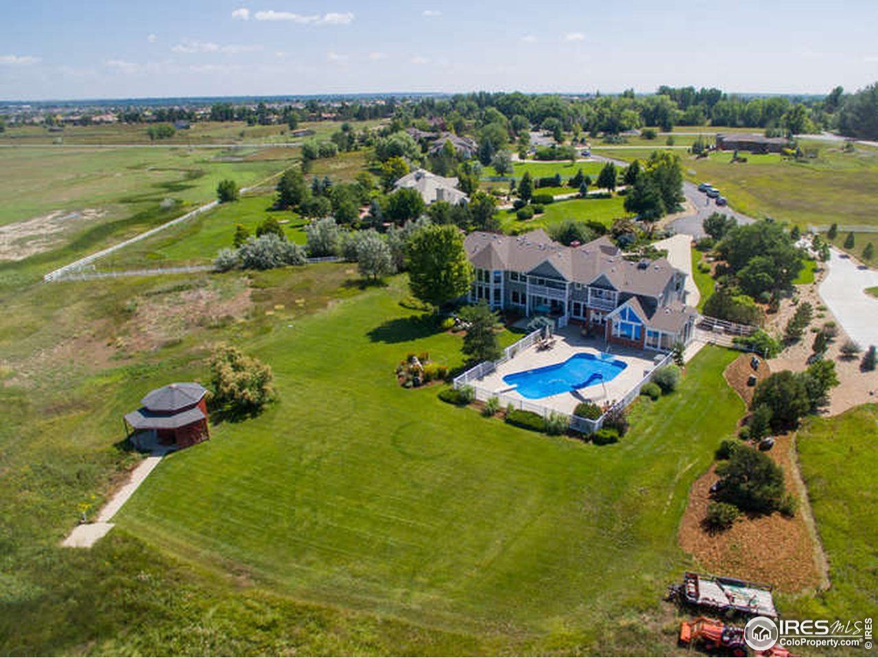 7401 Deerfield Road Longmont, CO 80503 - Photo 5 of 39 Summer overhead view