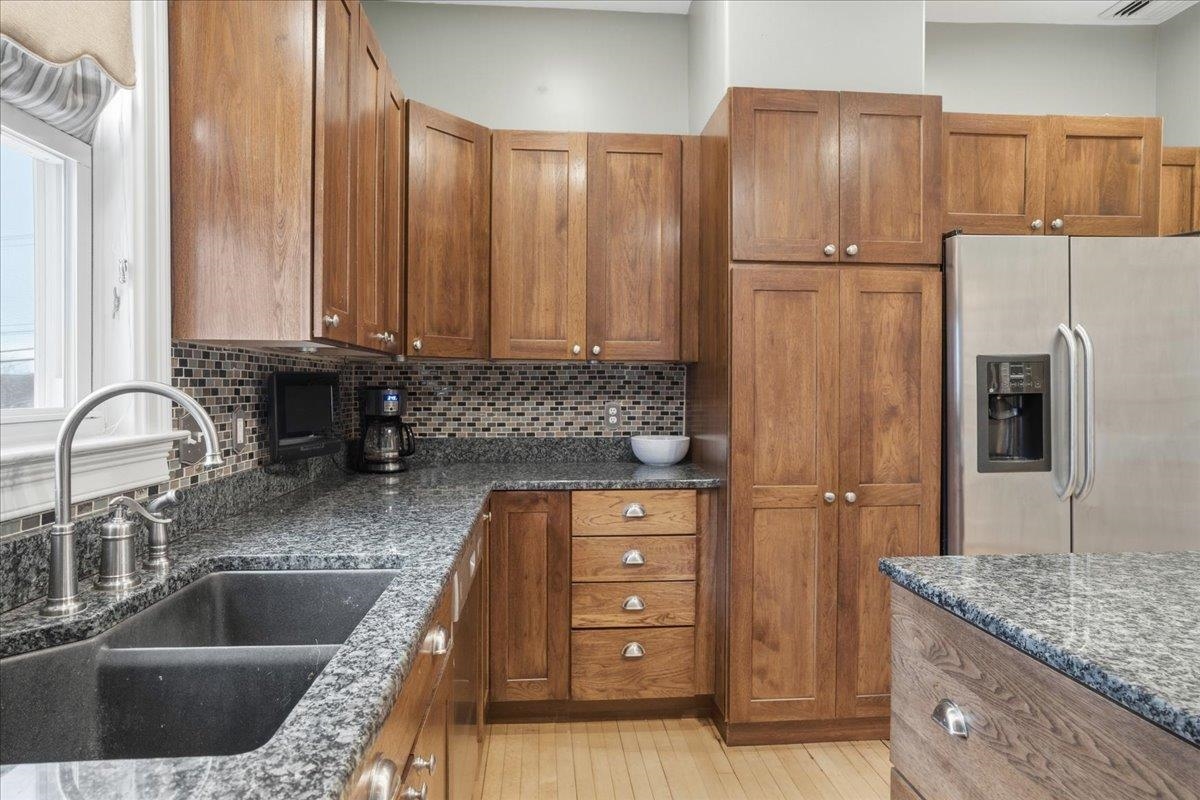 419 Bridge Street Manchester, NH 03104 - Photo 11 of 56