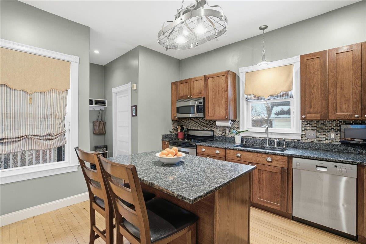 419 Bridge Street Manchester, NH 03104 - Photo 12 of 56