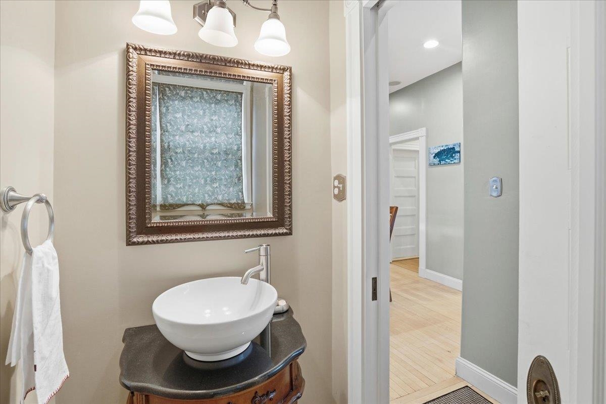 419 Bridge Street Manchester, NH 03104 - Photo 34 of 56