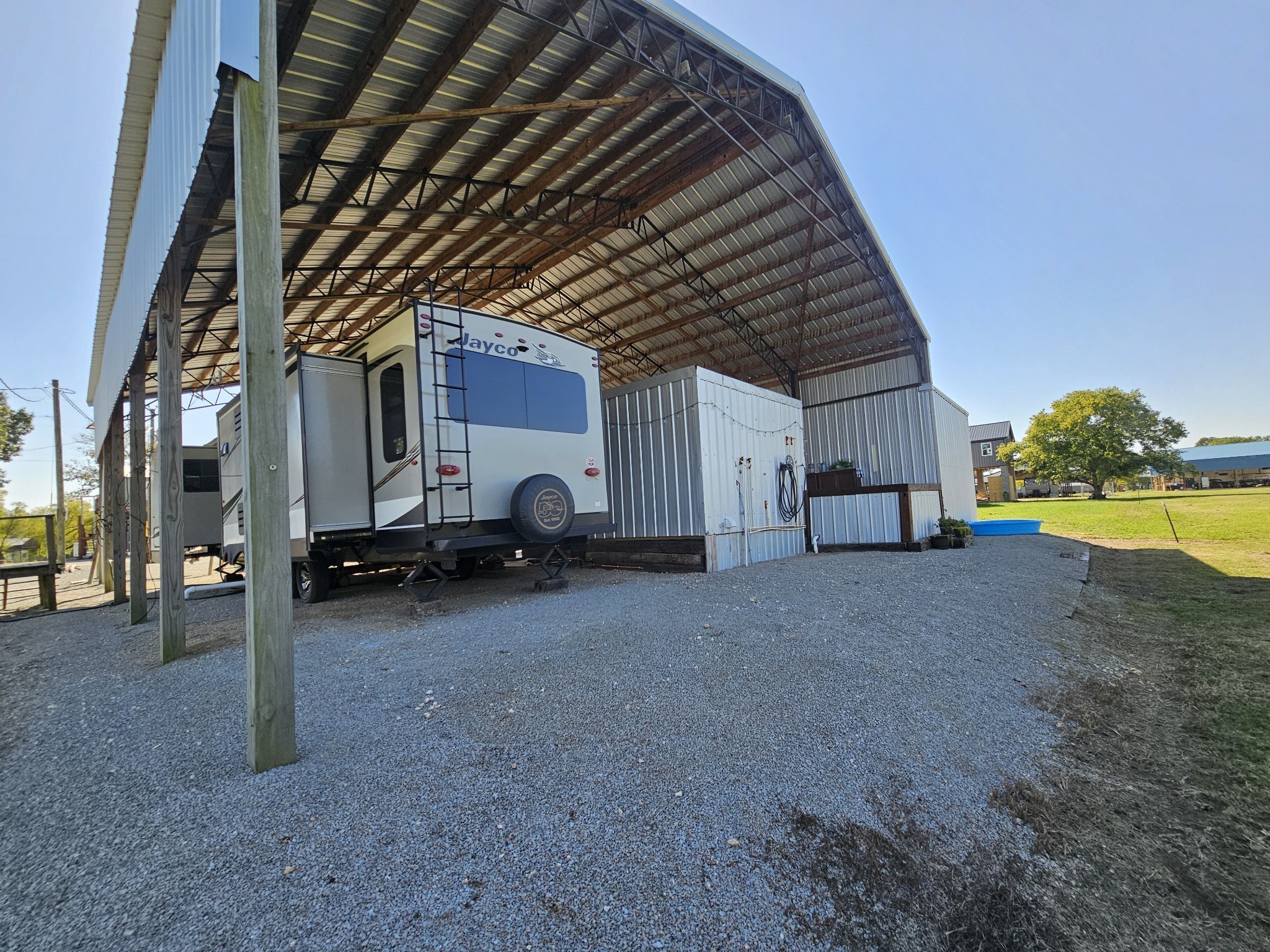 1008 WC PICKETT Road Clifton, TN 38425 - Photo 25 of 57