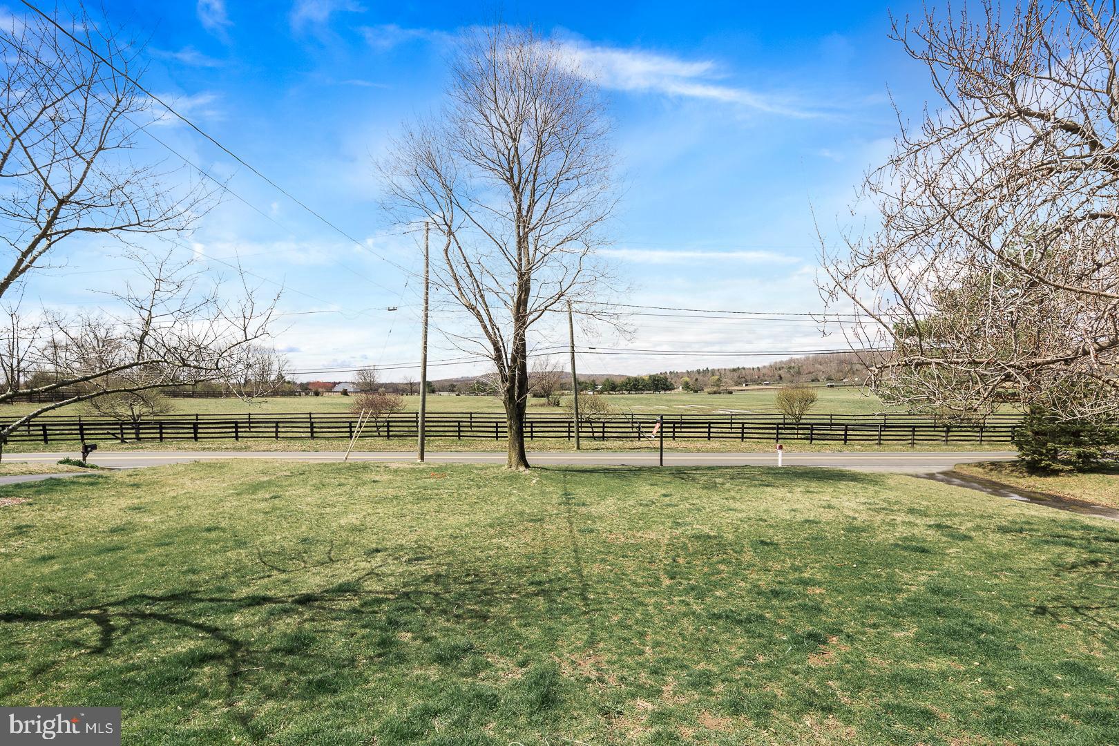 32 Burd Road Pennington, NJ 08534 - Photo 3 of 26