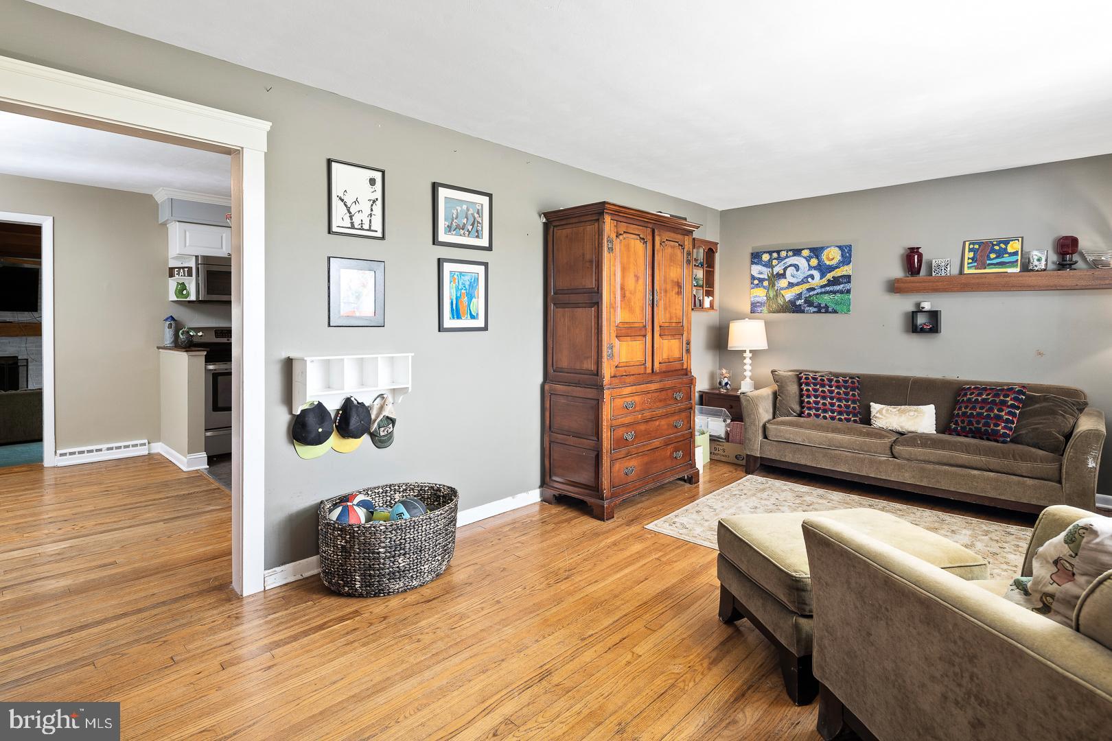 32 Burd Road Pennington, NJ 08534 - Photo 4 of 26