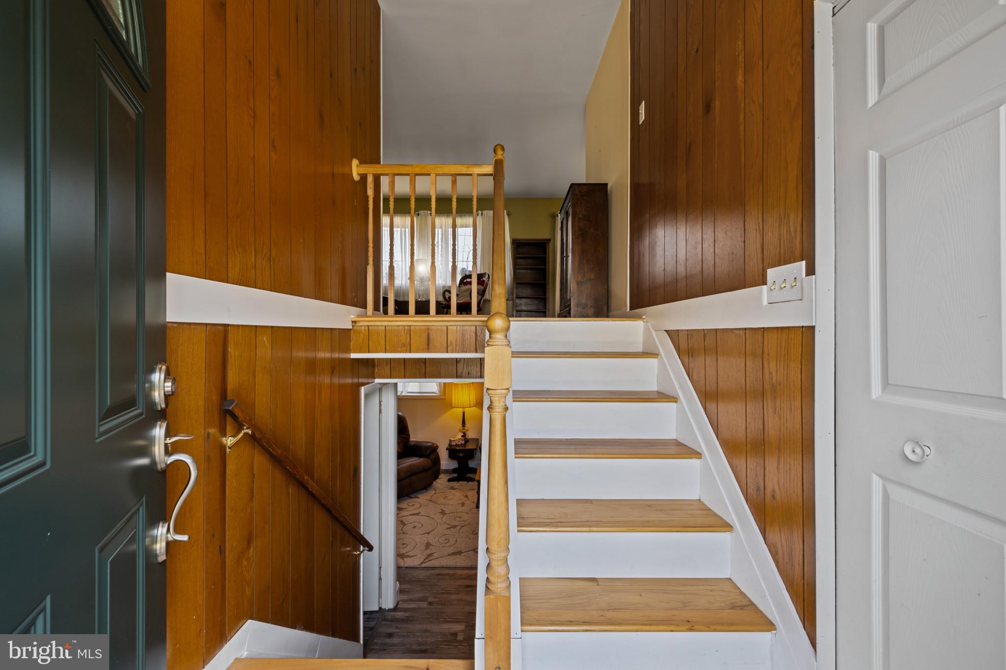 245 Candytuft Road Reisterstown, MD 21136 - Photo 4 of 40 Entryway