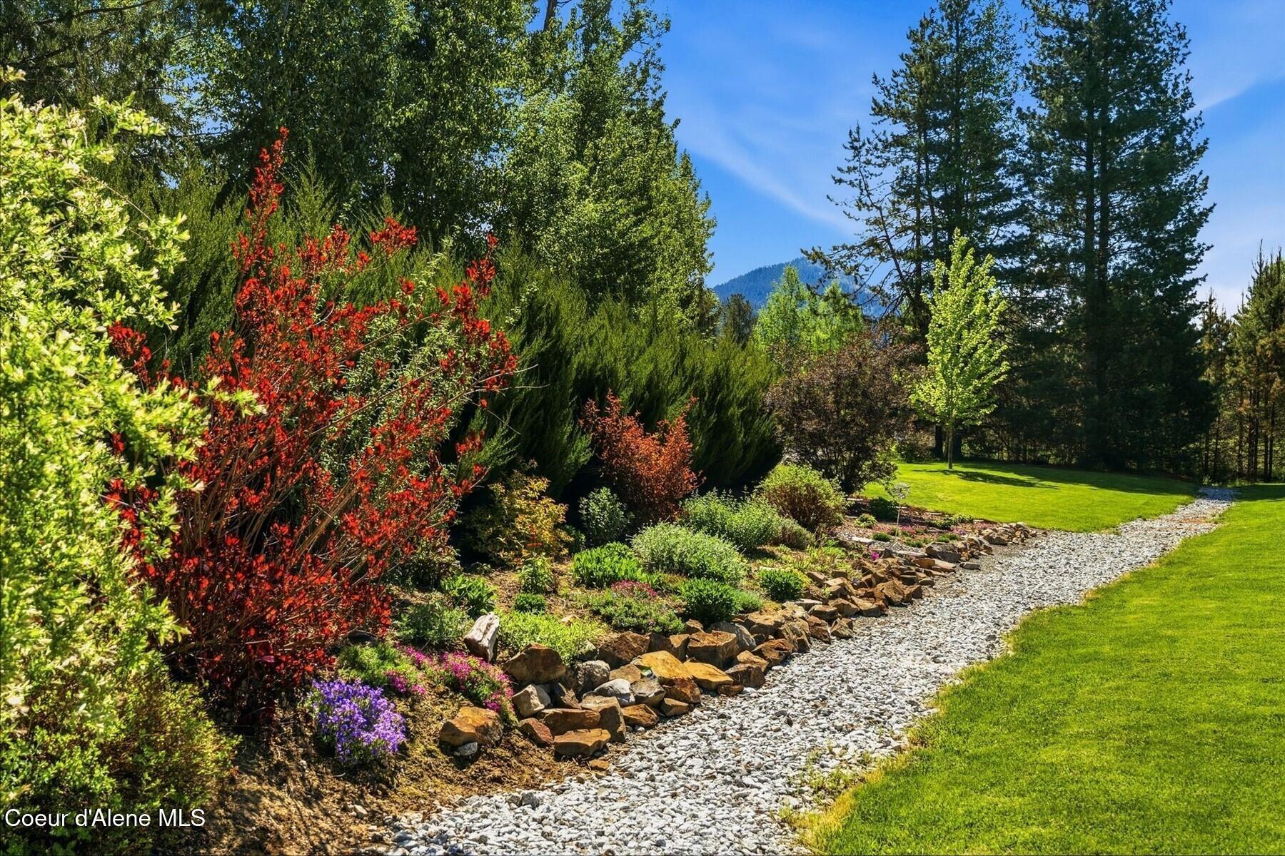 925 Lower Pack River Road Sandpoint, ID 83864 - Photo 38 of 48 Privacy Landscaping