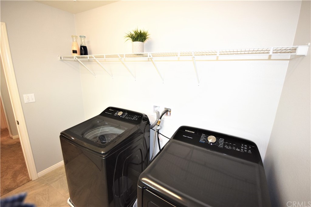 581 Poo'ish Avenue San Jacinto, CA 92582 - Photo 23 of 32 a close up of a sink