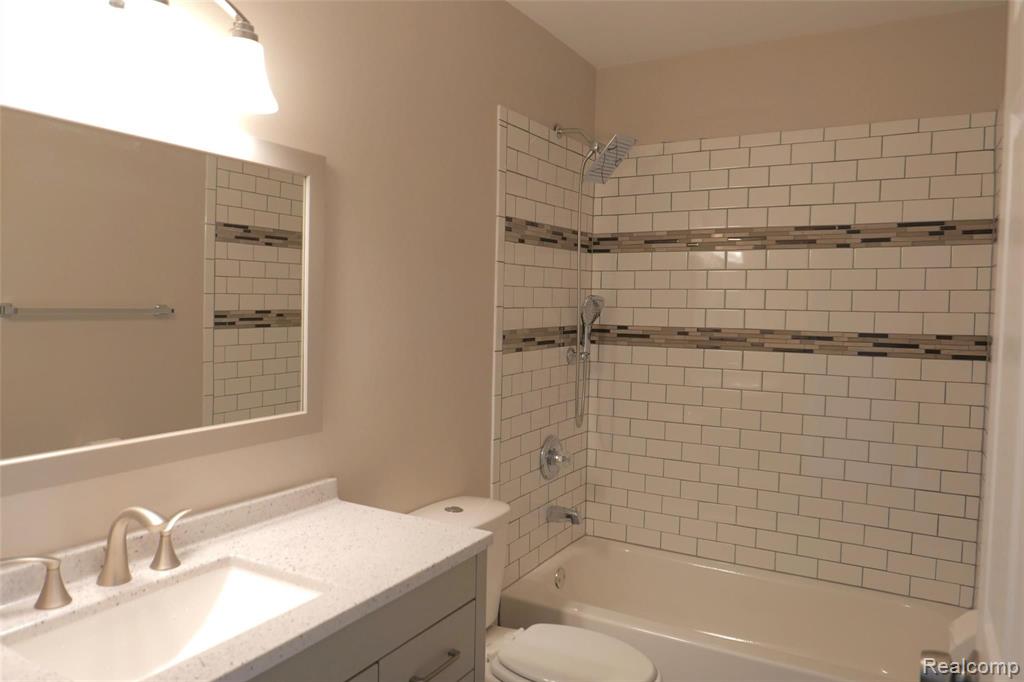20440 East 14 Mile Road Roseville, MI 48066 - Photo 11 of 22