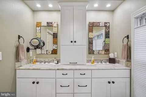 $1,425,000 | 6904 Old Gate Lane, North Bethesda, MD 20852