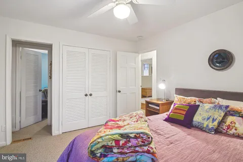 $1,425,000 | 6904 Old Gate Lane, North Bethesda, MD 20852