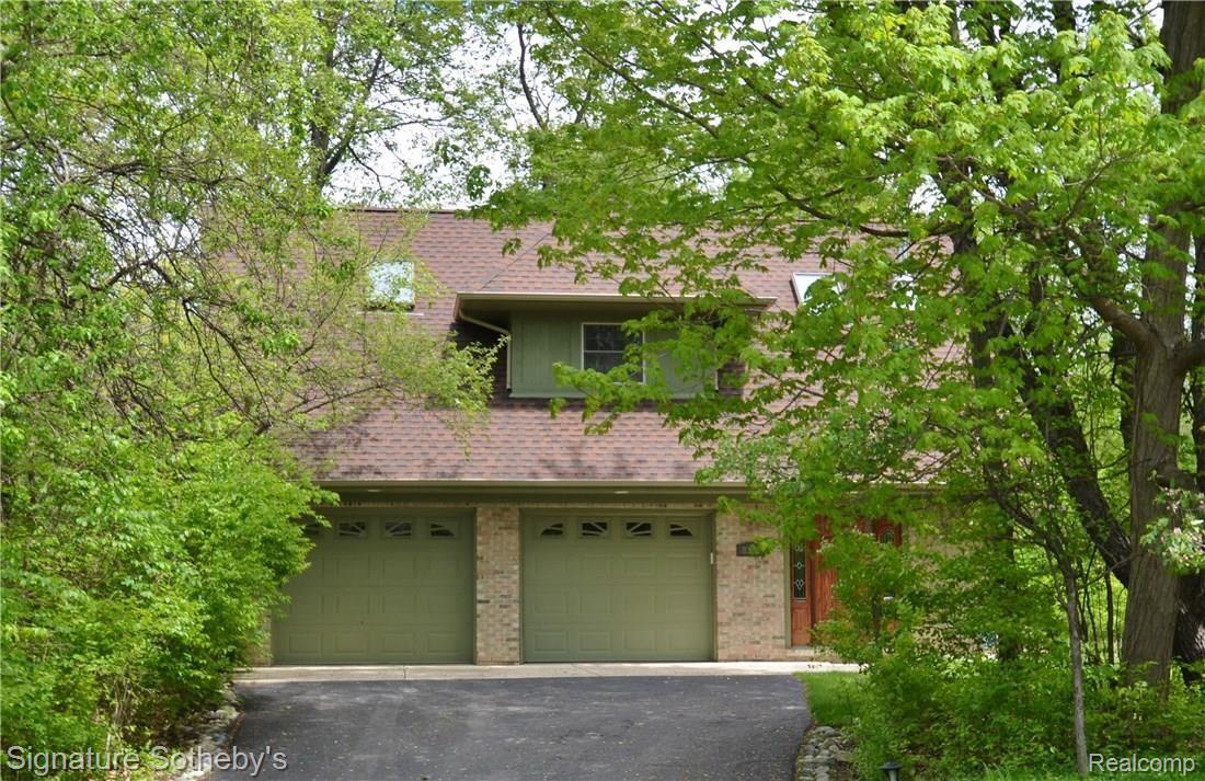 8400 Ridge Road Canton, MI 48187 - Photo 55 of 69 2nd 2 Car Garage with Full apartment Carriage House above.