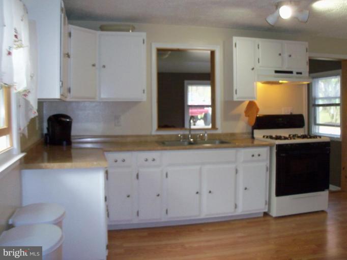 LOTS OF STORAGE & COUNTER SPACE