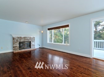 16044 Southeast 170th Court Renton, WA 98058 - Photo 6 of 11 Gallery Image 6
