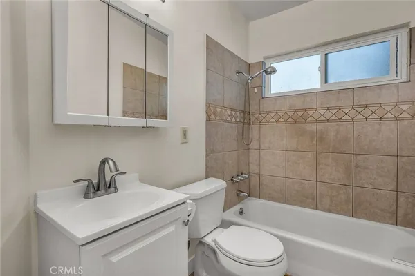 $3,400 | 1440 Manhattan Beach Boulevard, Unit C, Manhattan Beach, CA 90266