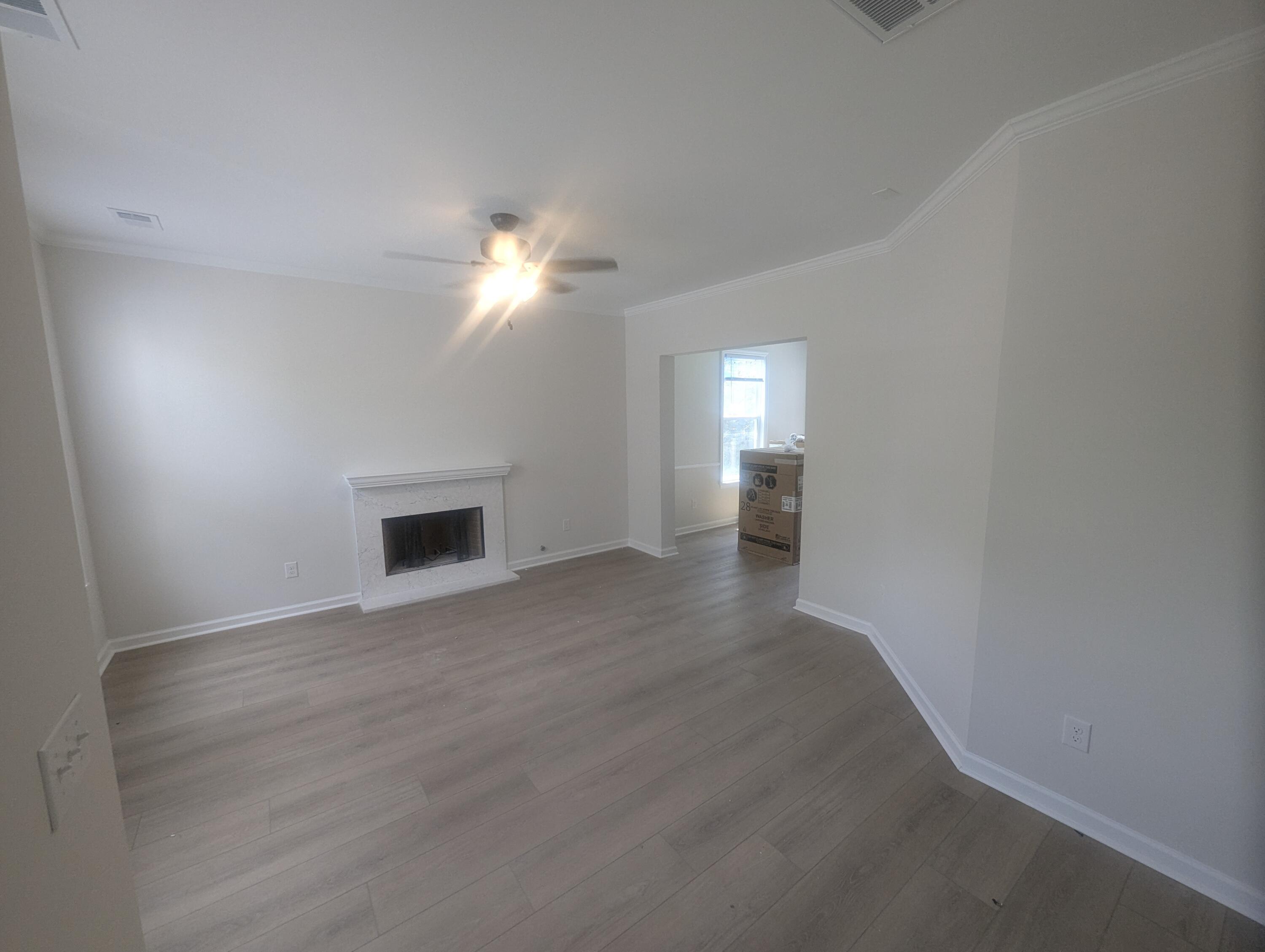 178 Brady Street Charleston, SC 29492 - Photo 3 of 36 Family room