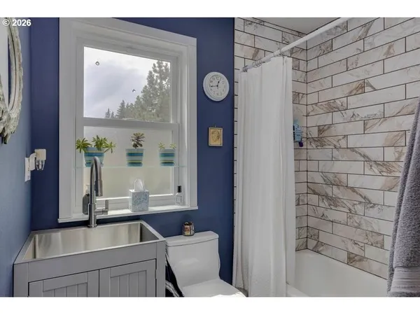 $769,000 | 18 Ramsay Lane, White Salmon, WA 98672