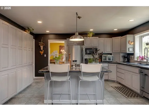 $769,000 | 18 Ramsay Lane, White Salmon, WA 98672