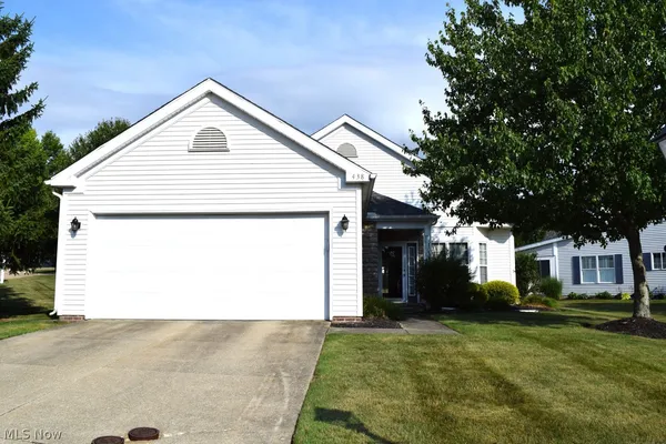 $238,000 | 438 Woodside Drive, Unit 31, Northfield, OH 44067