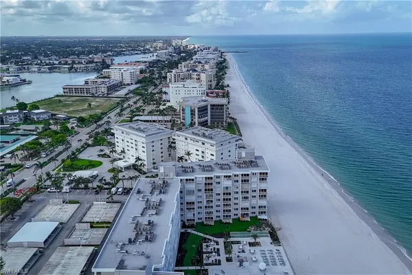 $17,000 | 3443 Gulf Shore Boulevard North, Unit 303, Naples, FL 34103