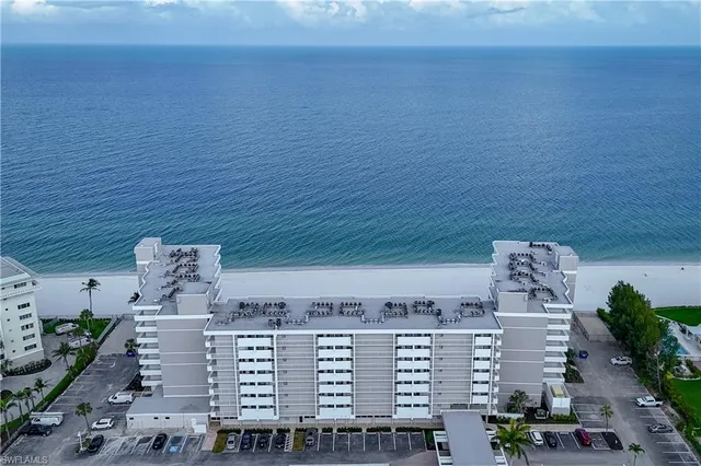$14,000 | 3443 Gulf Shore Boulevard North, Unit 303, Naples, FL 34103