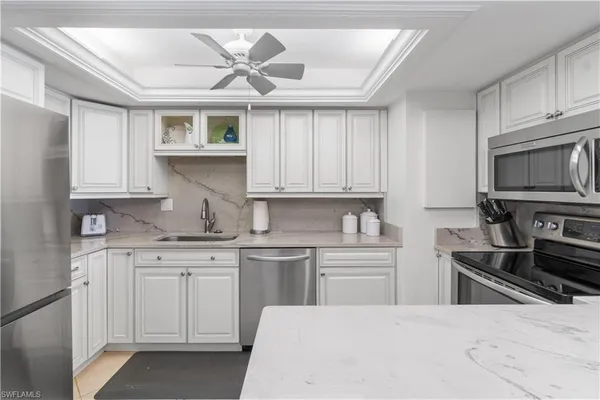 $17,000 | 3443 Gulf Shore Boulevard North, Unit 303, Naples, FL 34103