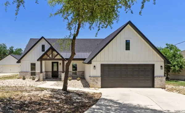 $441,130 | 1101 Persimmon Pass, Fischer, TX 78623