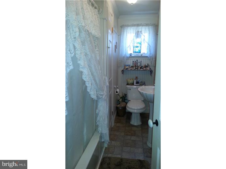 677 Mount Road Aston, PA 19014 - Photo 13 of 21 Bathroom
