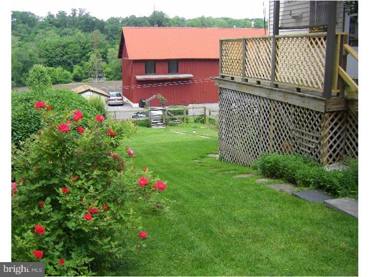 677 Mount Road Aston, PA 19014 - Photo 20 of 21 View in Back