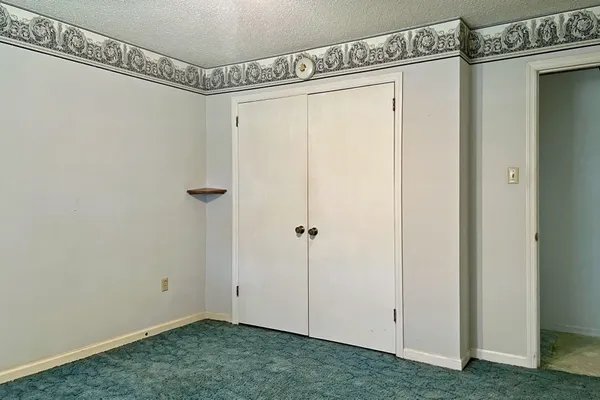 a view of a decorative light in a room