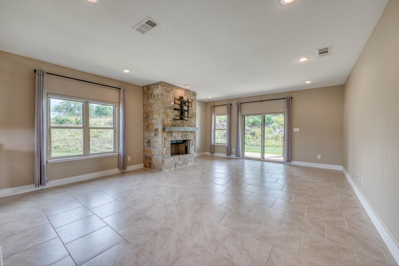 127 Uplift Horseshoe Bay, TX 78657 - Photo 4 of 24