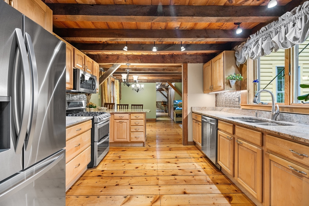 309 Mendon Road Sutton, MA 01590 - Photo 2 of 34